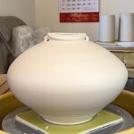 737. Continue Shaping an Unfinished Form into a Flat Rounded Vase with Hsin-Chuen Lin 林新春 扁圓瓶造型示範