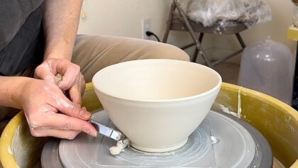 716. Throwing a Noodle Bowl & Introducing a Wet Trimmer with Hsin-Chuen Lin 林新春 麵碗拉坯示範