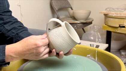 707. Trimming a Roller Texture Mug & Assemble the Handle Successfully with Hsin-Chuen Lin 林新春 馬克杯示範