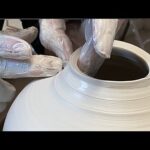 705. Throwing a Plum Bottle from a Student’s View/Camera with Hsin-Chuen Lin 林新春 梅瓶拉坯示範