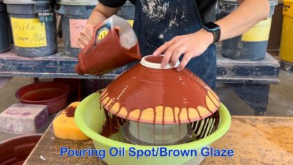 690. Glazing a Large Wide Rim Bowl with Hsin-Chuen Lin 林新春 寬大碗上釉示範