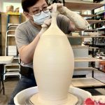 667.  Throwing a 16.5 Lb Large Tall Bottle with Hsin-Chuen Lin 林新春 大瓶拉坯示範