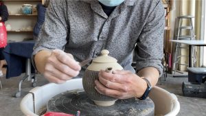 658. Class Demo~Trimming/ Assembling a Teapot Lid, Spout and Handle with Hsin-Chuen Lin 林新春 茶壺組裝示範