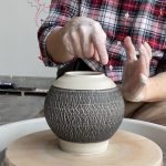 656. Throwinhg a Sodium Silicate Texture Teapot~ Class Demo with Hsin-Chuen Lin 林新春 岩花瓷茶壺拉坯示範