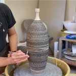 602. Trimming/Chattering a Thin-necked Bottle with Hsin-Chuen Lin 林新春 細頸瓶修坯跳刀示範