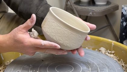 576. Making a MKM BHR Roller Texture Teabowl/Chawan with Hsin-Chuen Lin 林新春 滾花紋茶碗製作示範