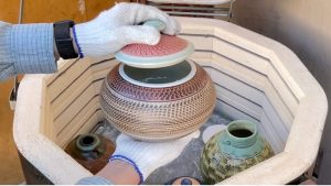 554. Unloading a Bisque and Glaze Kiln and Some Tips with Hsin-Chuen Lin 林新春 素燒和釉燒開窯紀錄